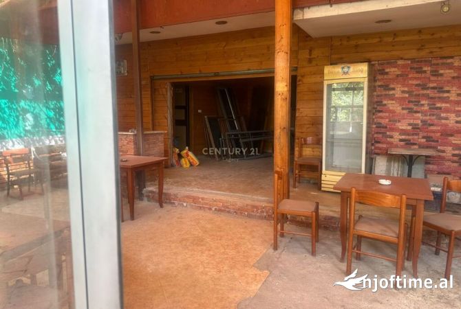 Ambient biznesi me qera 2+1 ne Tirane - 2,000 Euro