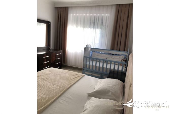 Shtepi me qera 2+1 ne Tirane - 650 Euro