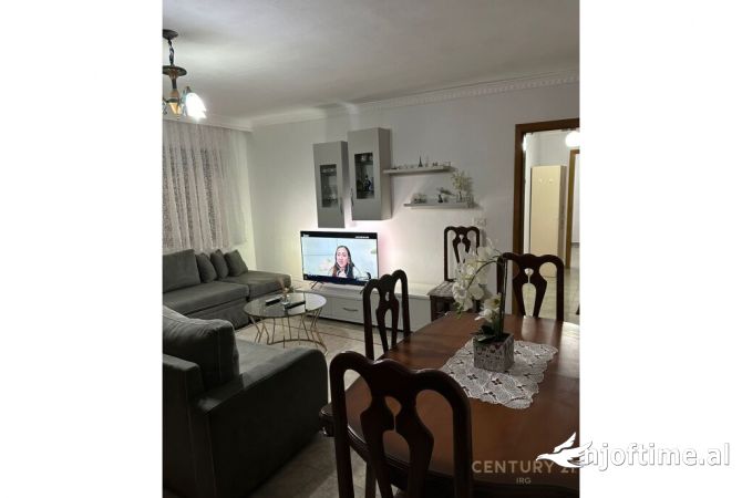 Shtepi me qera 2+1 ne Tirane - 650 Euro