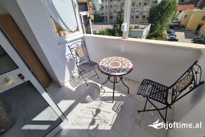 Shtepi me qera 2+1 ne Tirane - 700 Euro