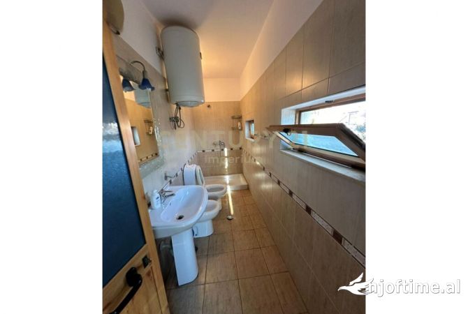 Shtepi me qera 2+1 ne Tirane - 500 Euro