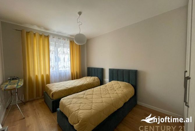 Shtepi me qera 2+1 ne Tirane - 700 Euro