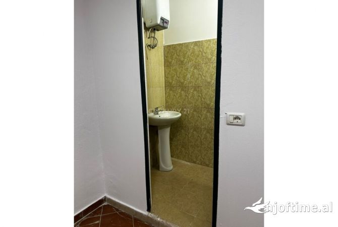 Zyre me qira prane Gjykates se Tiranes 500 EURO 