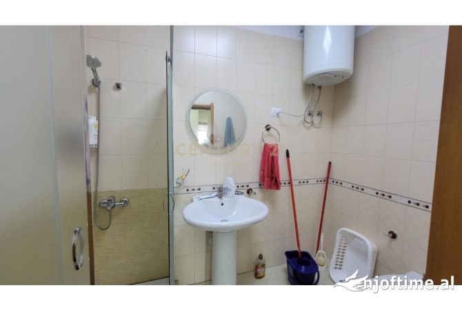 Shtepi me qera 2+1 ne Tirane - 750 Euro