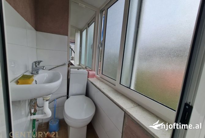 Shtepi me qera 2+1 ne Tirane - 450 Euro