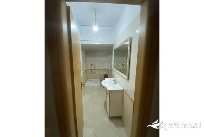 Shtepi me qera 2+1 ne Tirane - 500 Euro
