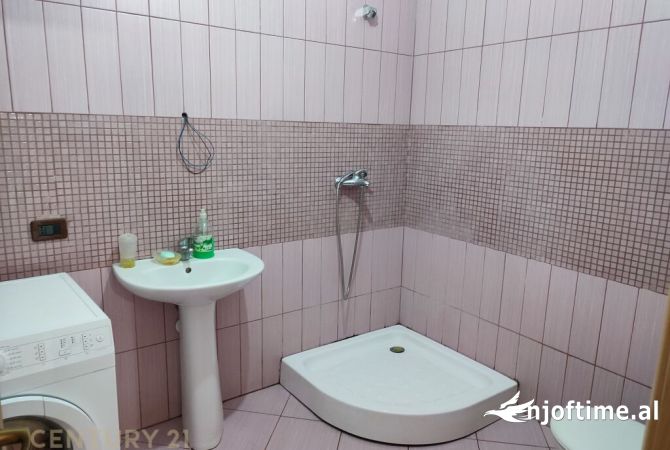 Shtepi me qera 2+1 ne Tirane - 450 Euro