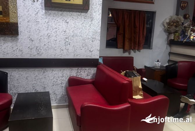 Ambient biznesi me qera 2+1 ne Tirane - 1,500 Euro