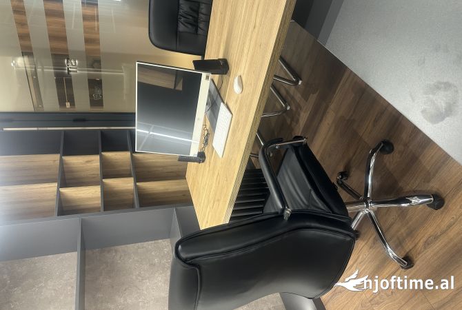 Ambient biznesi me qera 3+1 ne Tirane - 650 Euro