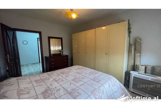 Shtepi me qera 2+1 ne Tirane - 500 Euro