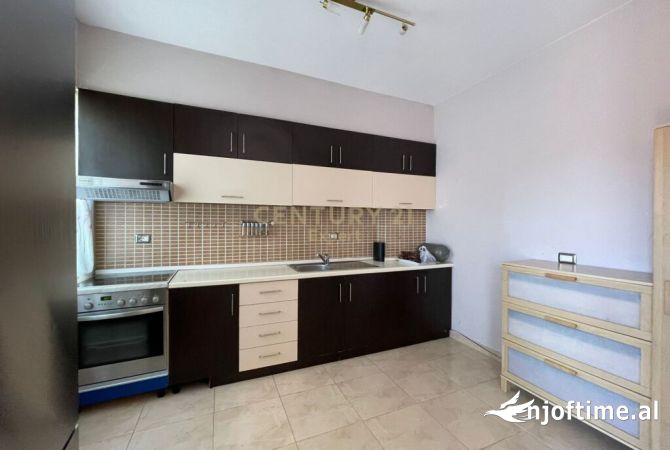 Shtepi me qera 2+1 ne Tirane - 500 Euro