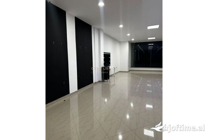 Ambient biznesi me qera 1+1 ne Tirane - 450 Euro