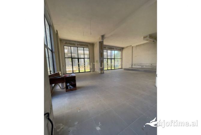 Ambient biznesi ne shitje 1+1 ne Tirane - 260,000 Euro
