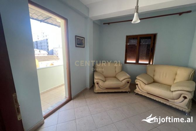 Shtepi ne shitje Apartament ne Tirane, 2+1, Mobilimi E mobiluar, Pagesa 110,000  Euro.
