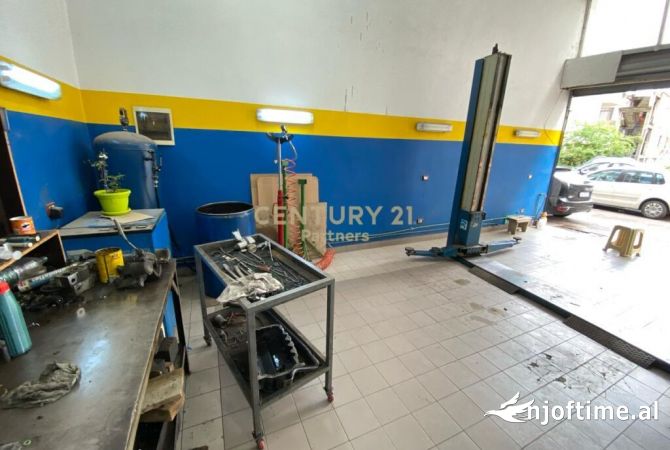 Ambient biznesi me qera 6+1 ne Tirane - 1,000 Euro