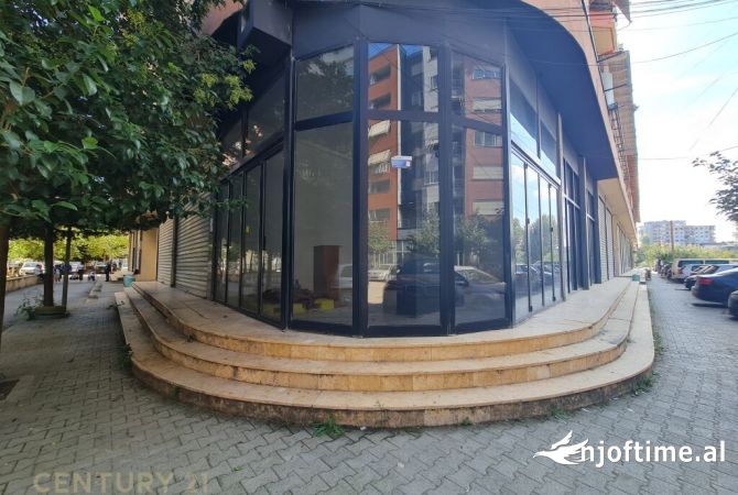 Ambient biznesi ne shitje 3+1 ne Tirane - 155,000 Euro