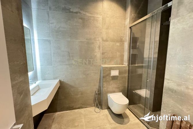 Shtepi ne shitje Apartament ne Tirane, 2+1, Mobilimi Bosh, pa mobiluar, Pagesa 160,000  Euro.