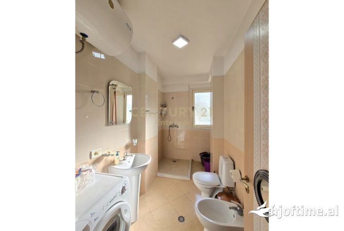 Shtepi ne shitje Apartament ne Tirane, 1+1, Mobilimi E mobiluar, Pagesa 138,000  Euro.