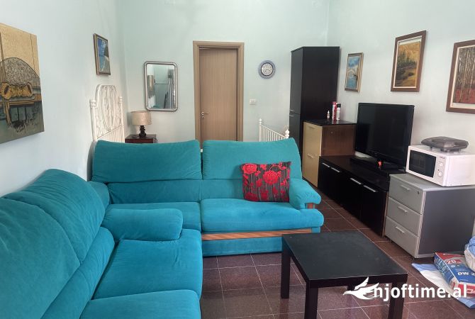 Shtepi me qera Garsoniere ne Tirane - 300 Euro