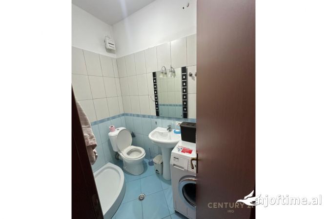 Shtepi ne shitje Apartament ne Tirane, 2+1, Mobilimi E mobiluar, Pagesa 139,000  Euro.
