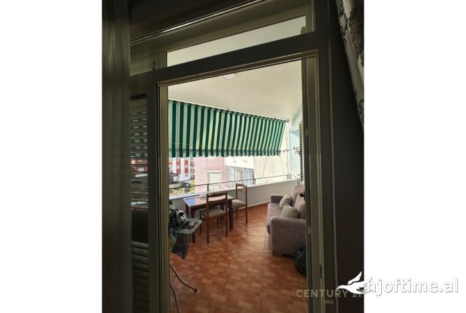 Shtepi ne shitje Apartament ne Tirane, 2+1, Mobilimi E mobiluar, Pagesa 139,000  Euro.