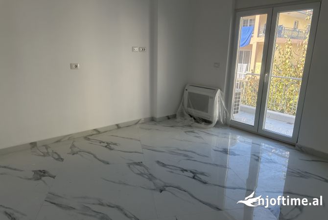 Shtepi me qera 3+1 ne Tirane - 1,500 Euro