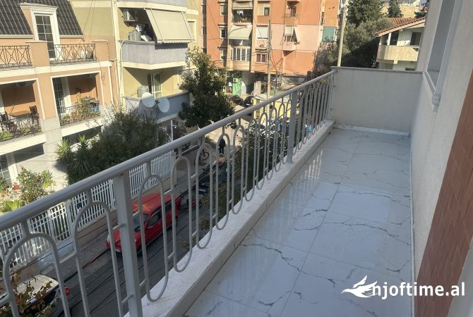 Shtepi me qera 3+1 ne Tirane - 1,500 Euro