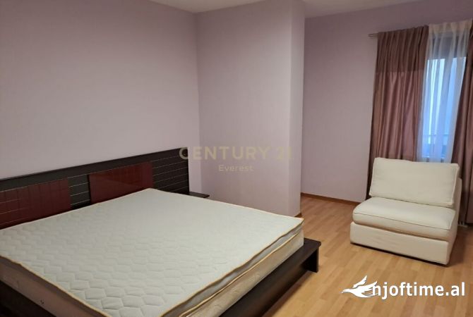 Shtepi me qera Apartament ne Tirane, 2+1, Mobilimi E mobiluar, Pagesa 650  Euro.