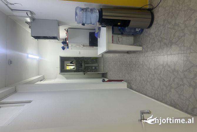 Ambient biznesi me qera 1+1 ne Tirane - 450 Euro