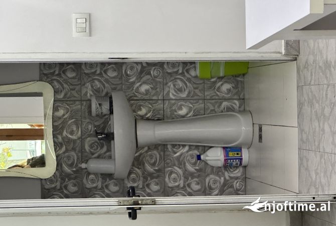 Ambient biznesi me qera 1+1 ne Tirane - 450 Euro