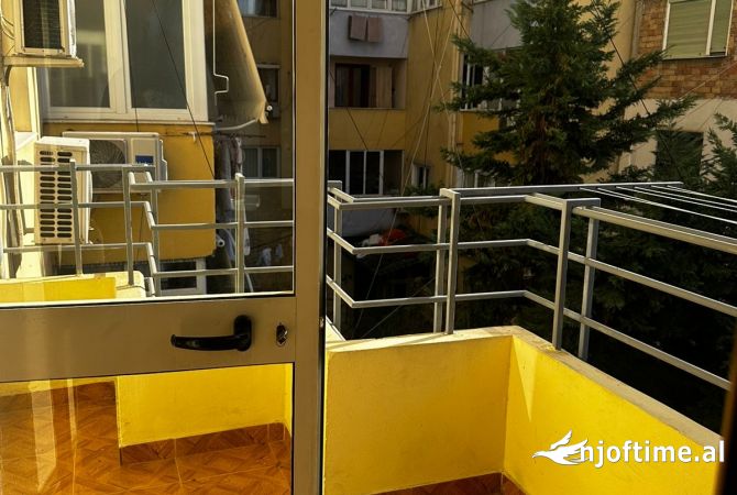 Shtepi me qera Apartament ne Tirane, 1+1, Mobilimi E mobiluar, Pagesa 550  Euro.