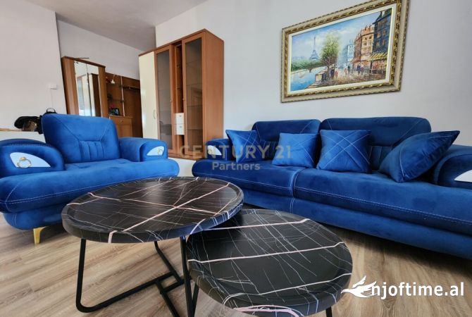 Shtepi me qera 2+1 ne Tirane - 800 Euro