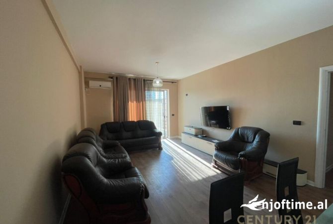 Shtepi me qera 2+1 ne Tirane - 450 Euro