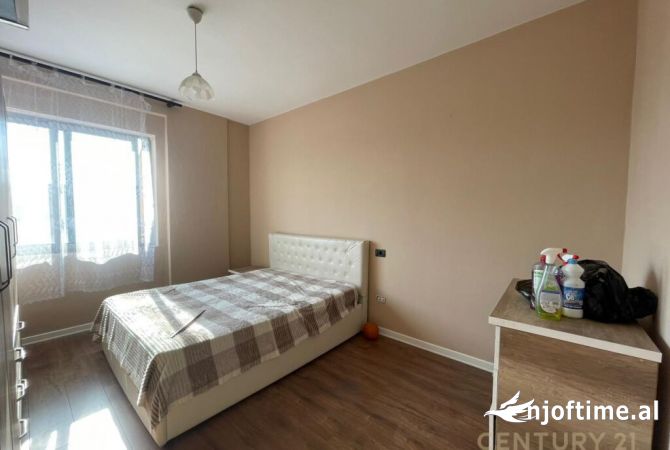 Shtepi me qera Apartament ne Tirane, 2+1, Mobilimi E mobiluar, Pagesa 450  Euro.