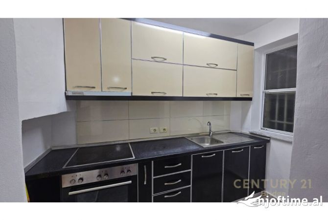 Shtepi ne shitje Apartament ne Tirane, 1+1, Mobilimi Bosh, pa mobiluar, Pagesa 84,000  Euro.