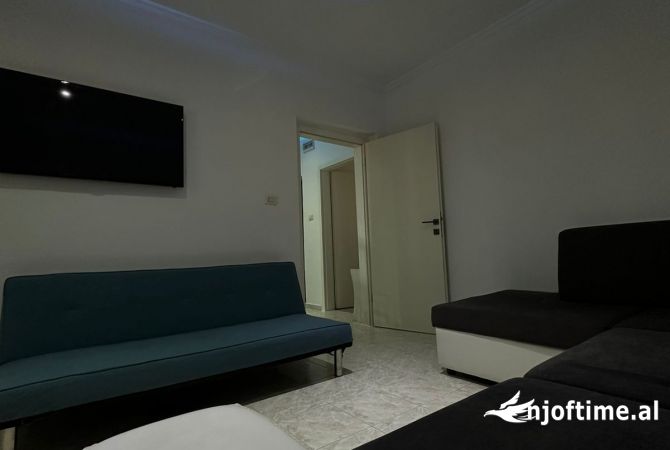 Shtepi me qera Apartament ne Tirane, 1+1, Mobilimi E mobiluar, Pagesa 550  Euro.