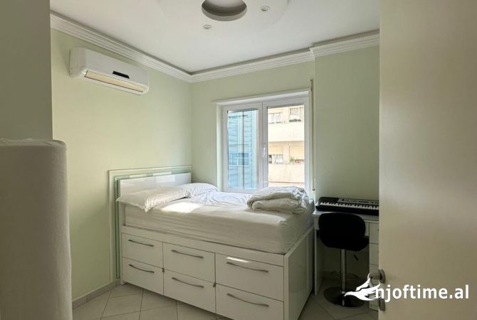 Shtepi me qera Apartament ne Tirane, 3+1, Mobilimi E mobiluar, Pagesa 800  Euro.