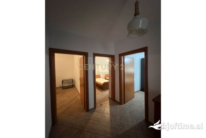 Shtepi ne shitje Apartament ne Tirane, 2+1, Mobilimi E mobiluar, Pagesa 85,000  Euro.