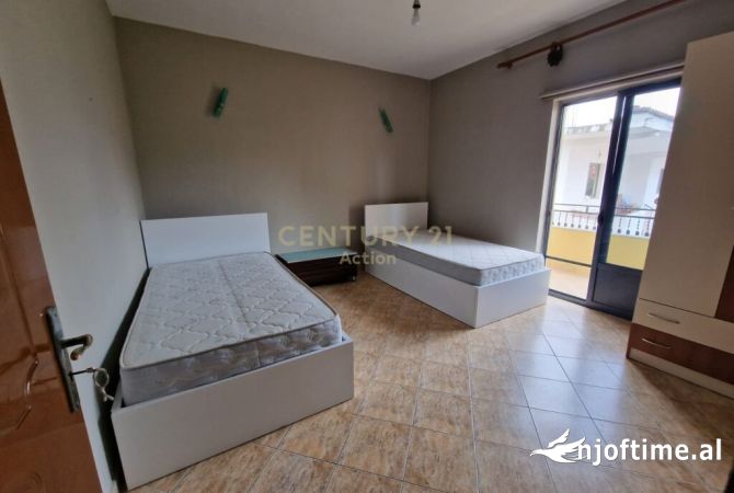 Shtepi me qera Apartament ne Tirane, 3+1, Mobilimi E mobiluar, Pagesa 700  Euro.