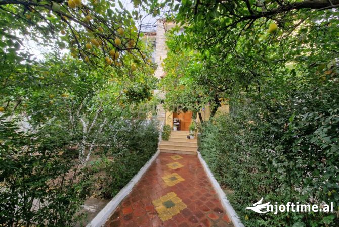 Shtepi me qera 3+1 ne Tirane - 700 Euro