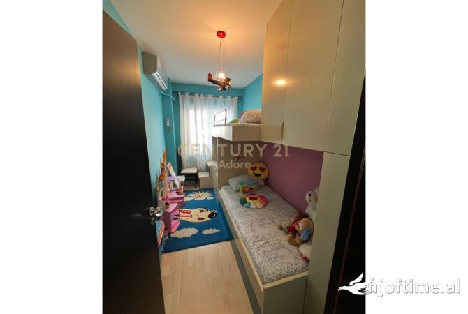 Shtepi ne shitje Apartament ne Tirane, 2+1, Mobilimi E mobiluar, Pagesa 105,000  Euro.
