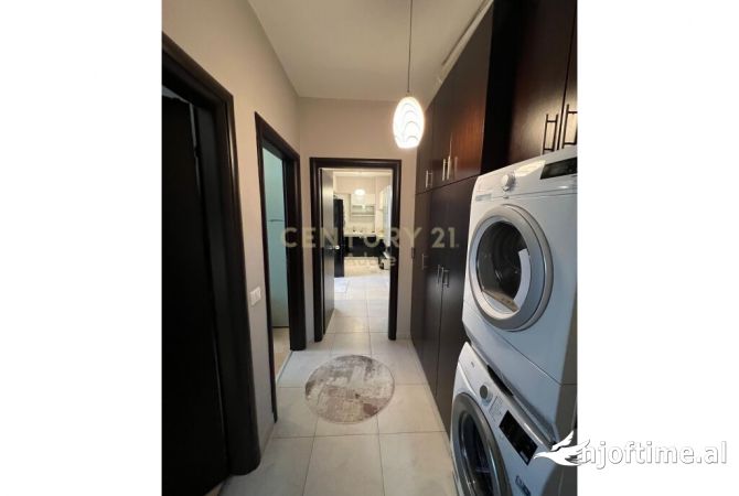 Shtepi ne shitje Apartament ne Tirane, 2+1, Mobilimi E mobiluar, Pagesa 105,000  Euro.