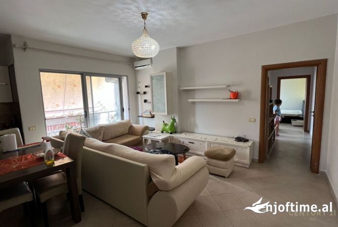 Shtepi me qera 2+1 ne Tirane - 450 Euro