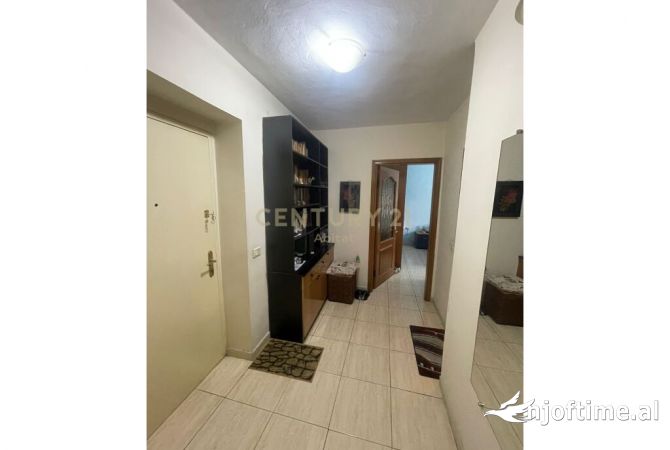 Shtepi ne shitje Apartament ne Tirane, 1+1, Mobilimi E mobiluar, Pagesa 137,000  Euro.