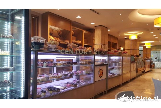 Ambient biznesi me qera 2+1 ne Tirane - 1,500 Euro