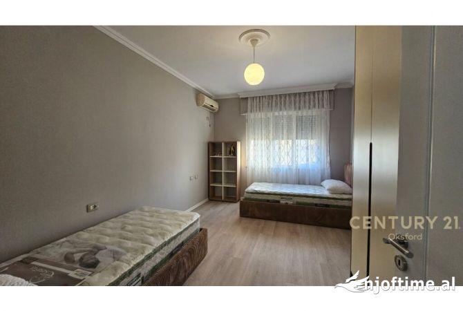 Shtepi me qera 2+1 ne Tirane - 750 Euro