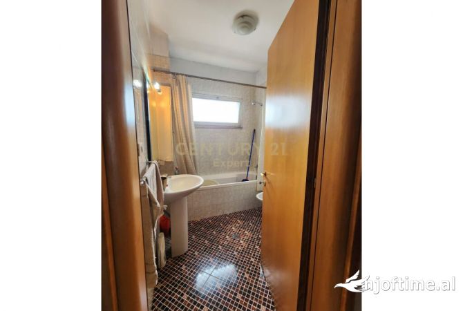 Casa in affitto 2+1 a Tirana - 1,100 Euro