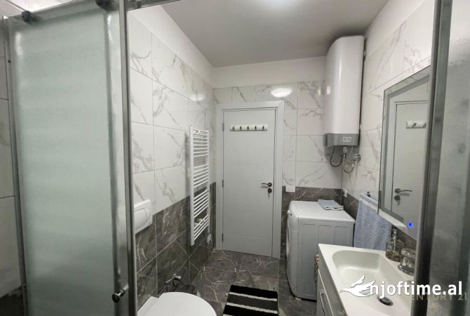 Shtepi me qera Apartament ne Tirane, 2+1, Mobilimi E mobiluar, Pagesa 650  Euro.