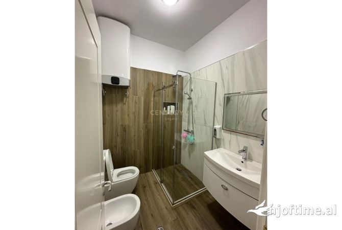 Shtepi me qera Apartament ne Tirane, 2+1, Mobilimi E mobiluar, Pagesa 650  Euro.