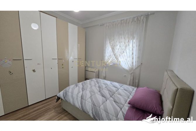 Shtepi me qera Apartament ne Tirane, 2+1, Mobilimi E mobiluar, Pagesa 1,000  Euro.